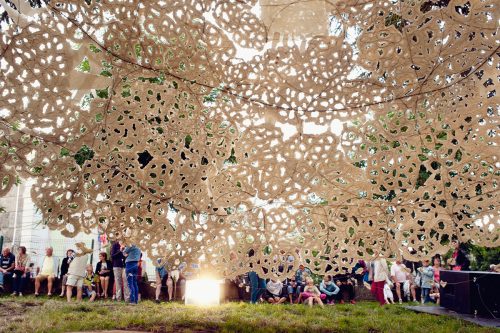 la-grande-robe-pate-a-papier 1