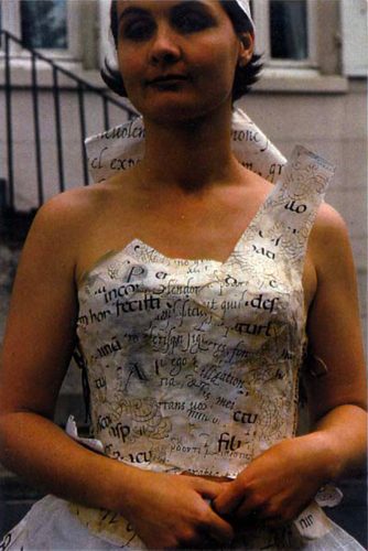 robe-papier-ecritures-1