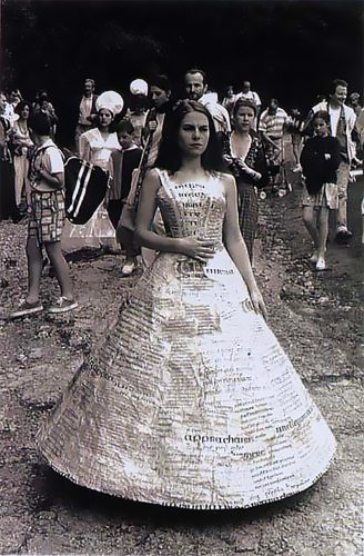 robe-papier-ecritures-4